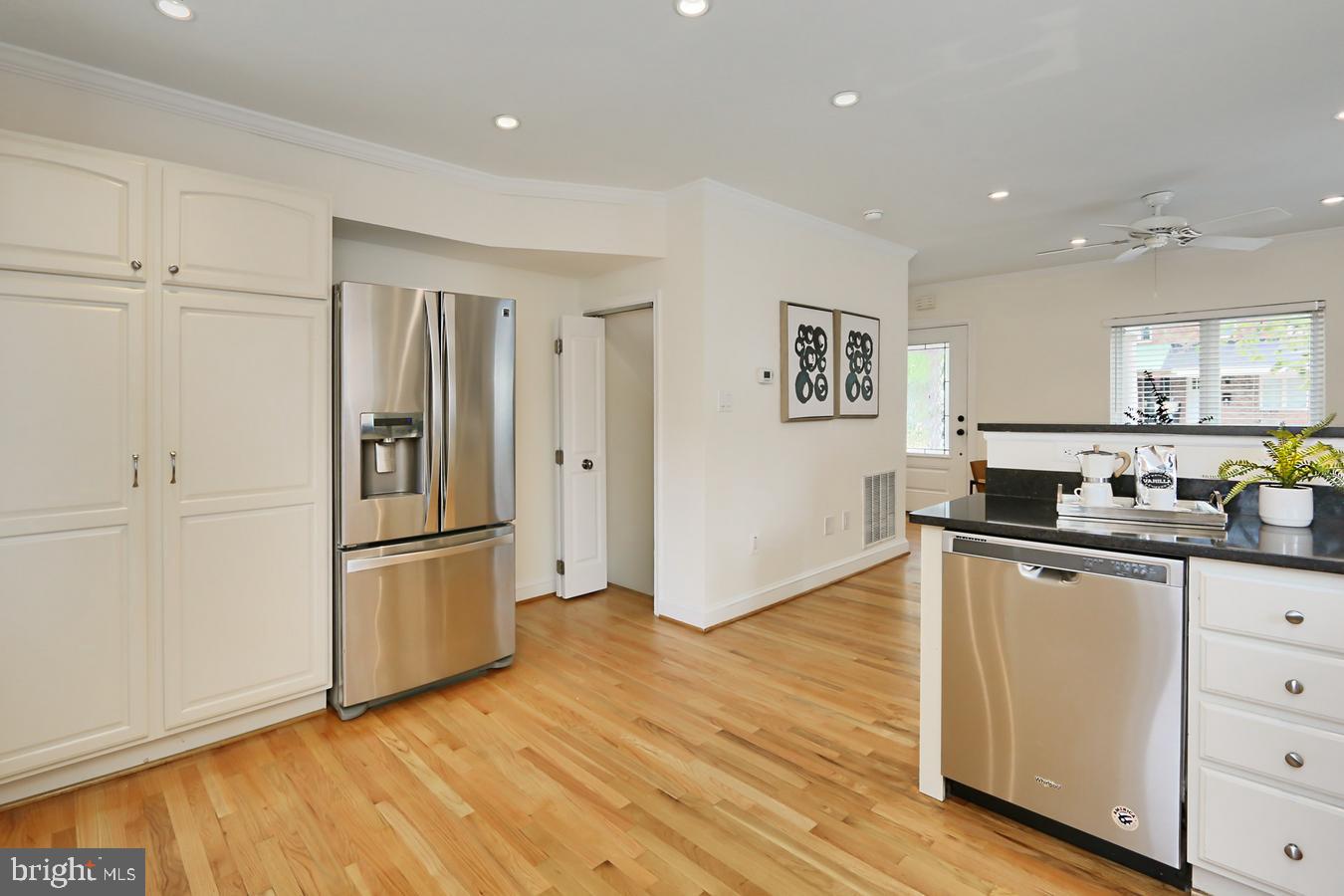 708 South Orme Street Arlington, VA 22204 - Photo 16 of 41