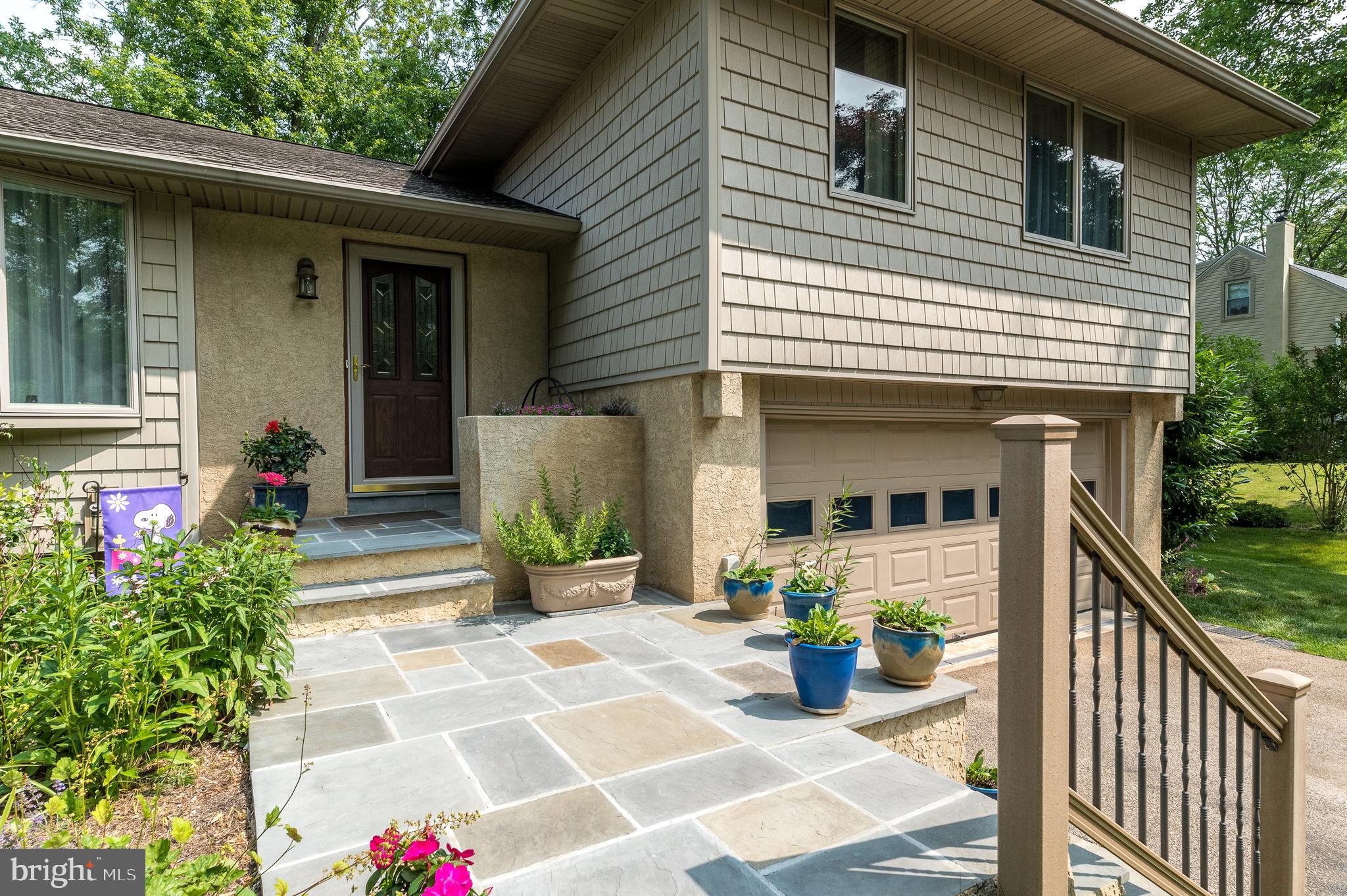 405 Gordon Road Ambler, PA 19002 - Photo 4 of 49 Beautiful Flagstone Entry