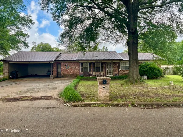 $80,000 | 207 Gerald Drive, Greenwood, MS 38930