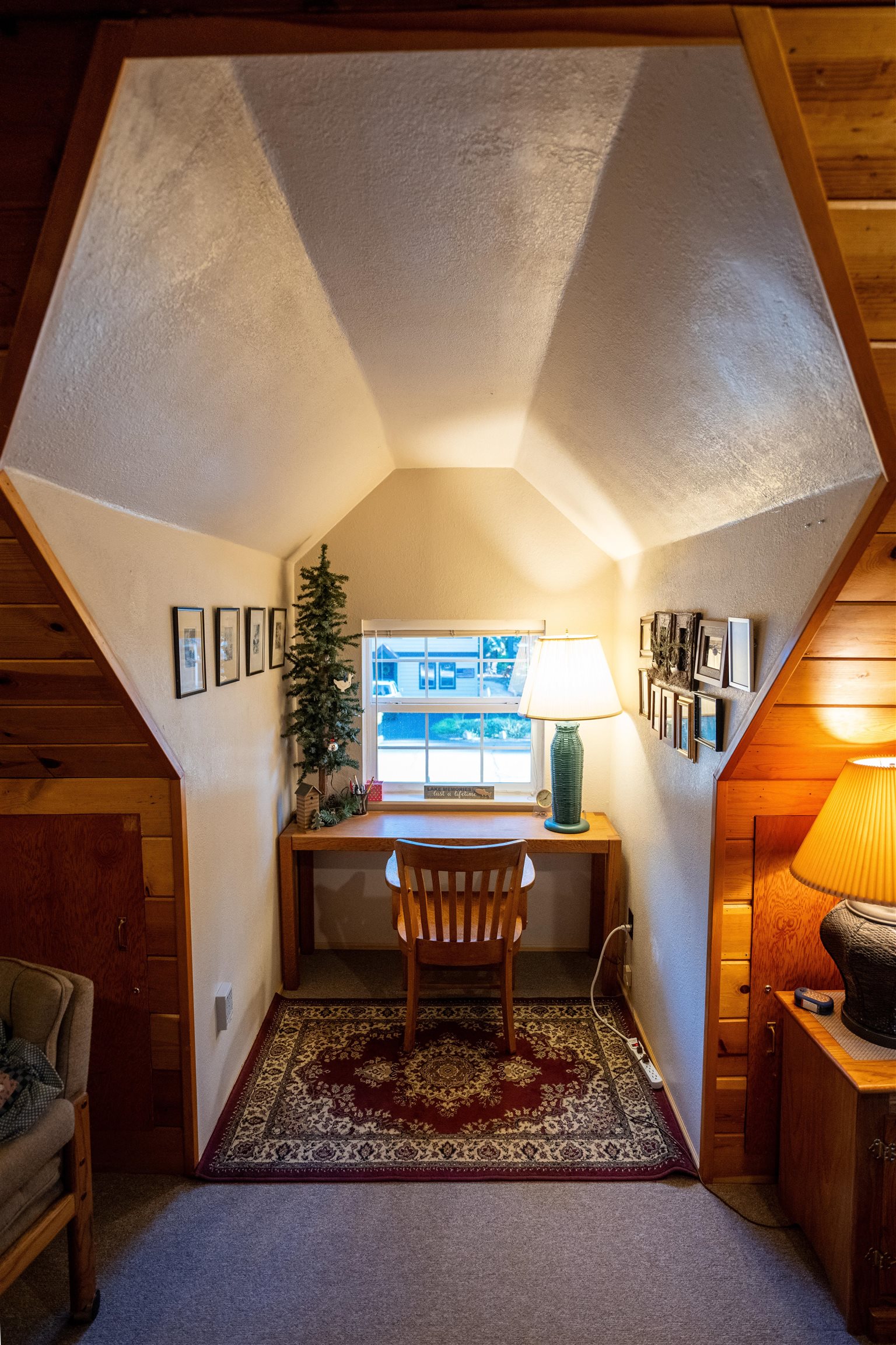 15790 Willow Street Truckee, CA 96161 - Photo 13 of 21 a view of furniture in a room