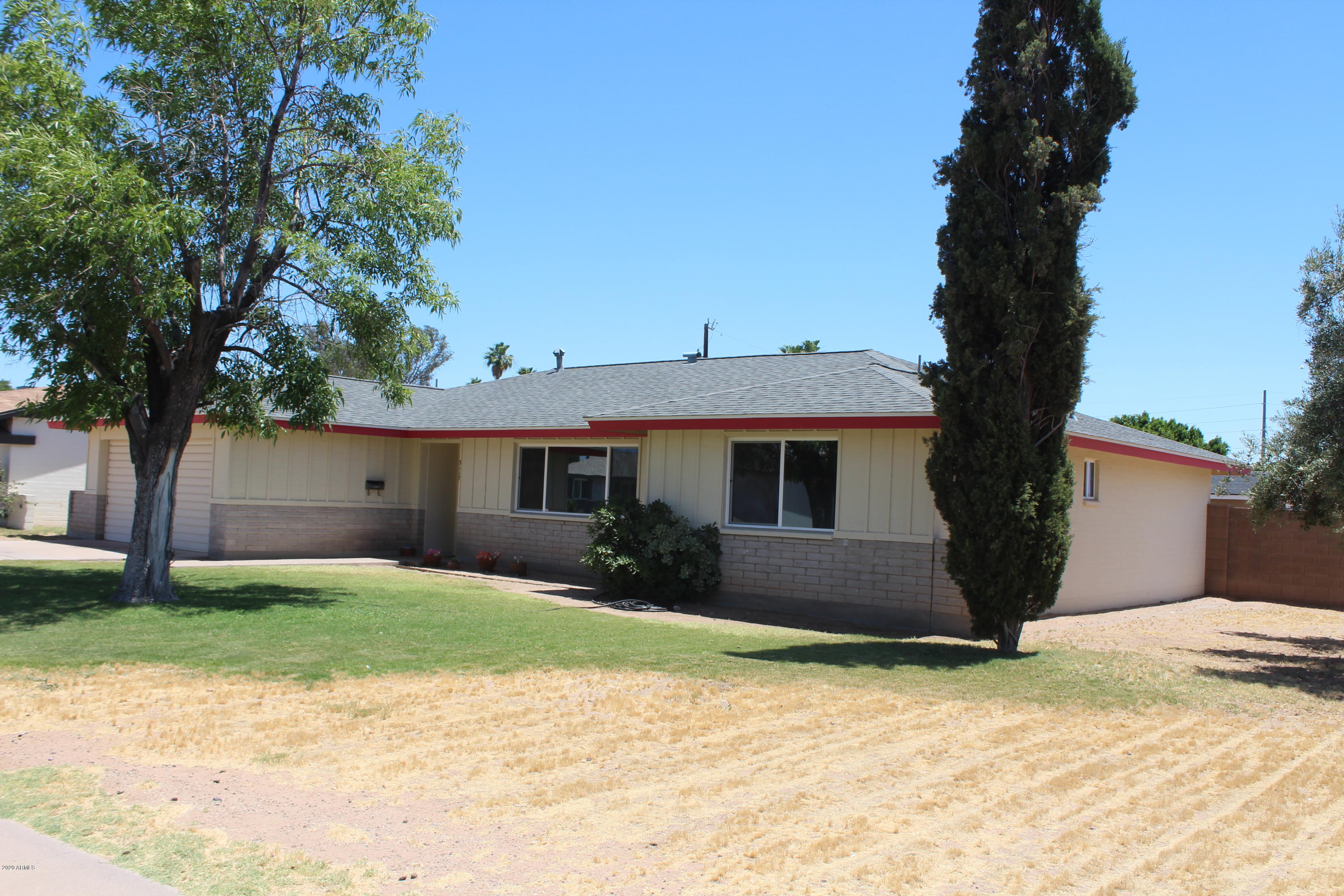 3117 West Calavar Road Phoenix, AZ 85053 - Photo 2 of 33 Block fenced