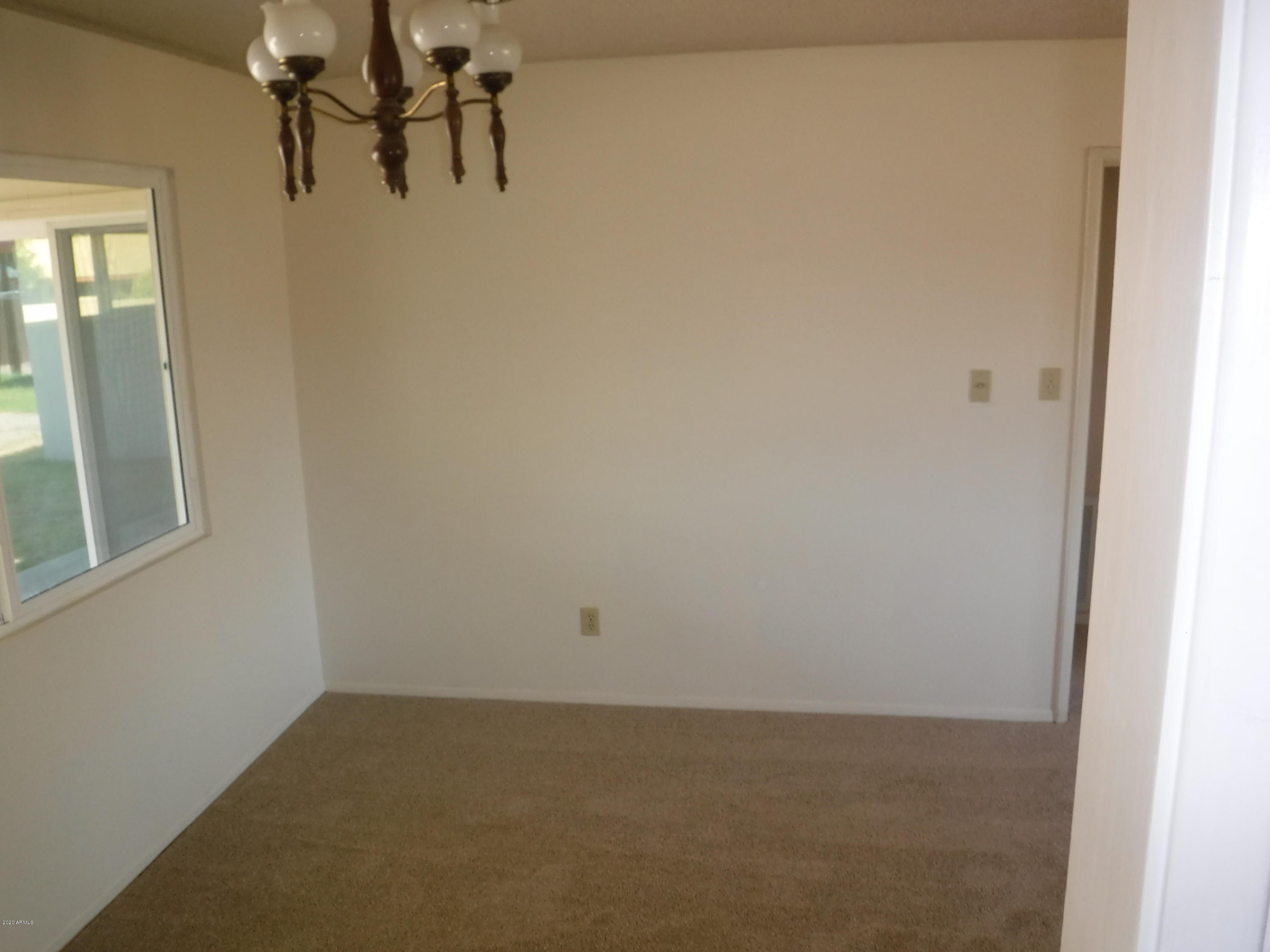 3117 West Calavar Road Phoenix, AZ 85053 - Photo 25 of 33 Dining room