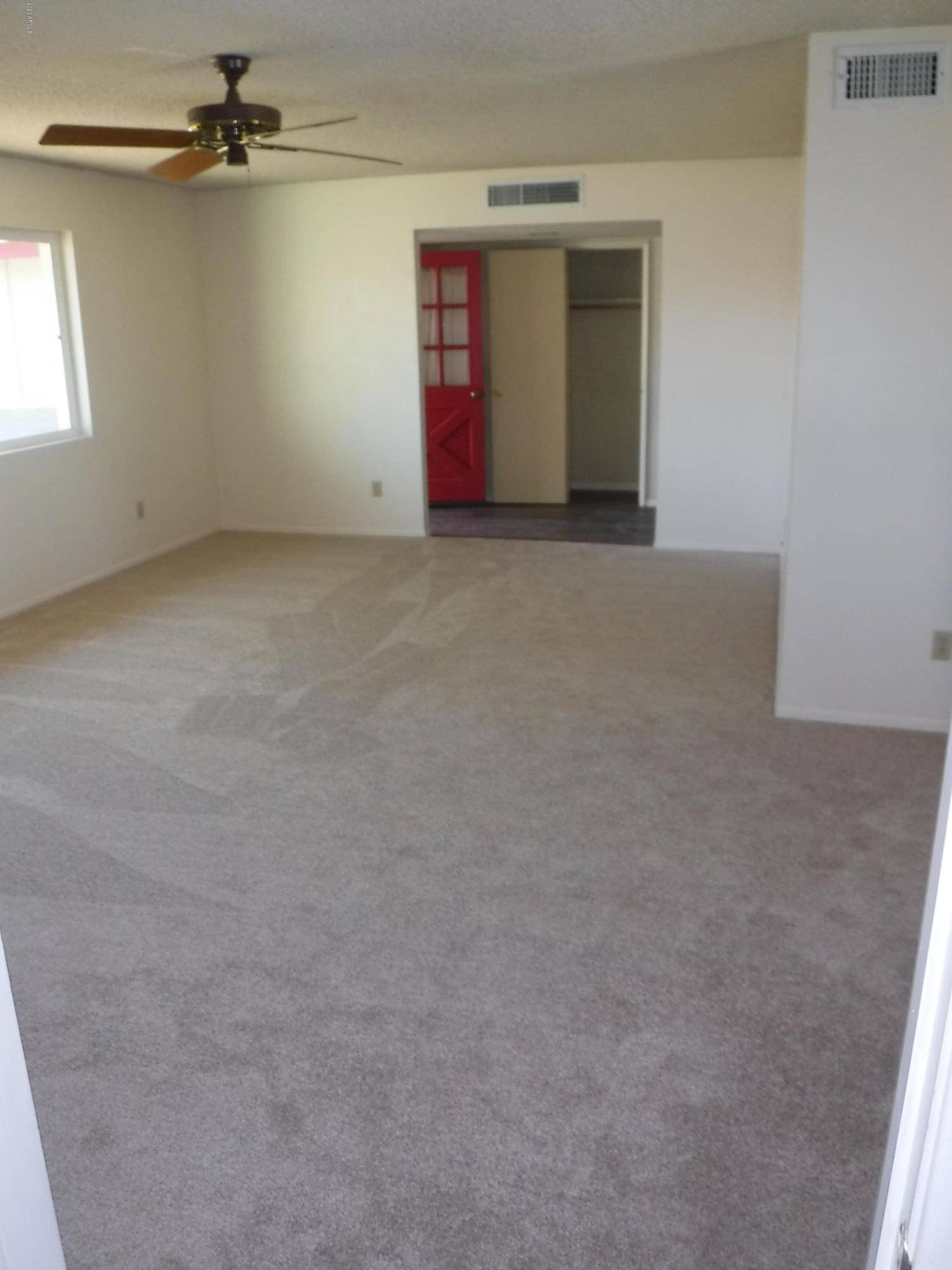 3117 West Calavar Road Phoenix, AZ 85053 - Photo 26 of 33 Large open living room