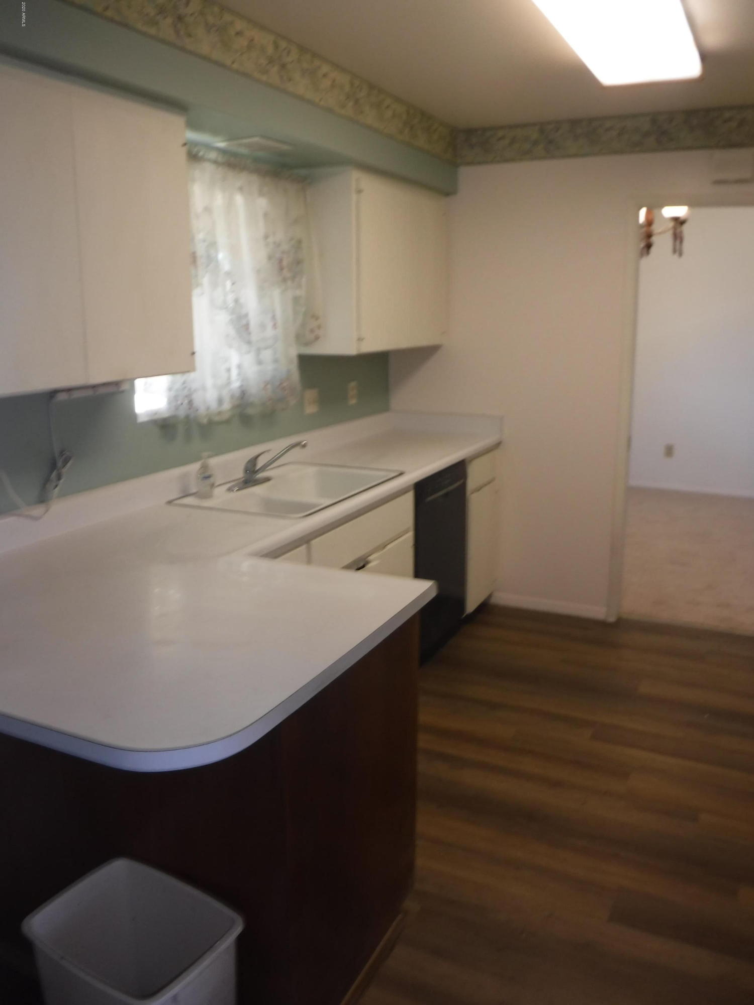 3117 West Calavar Road Phoenix, AZ 85053 - Photo 9 of 33 Kitchen