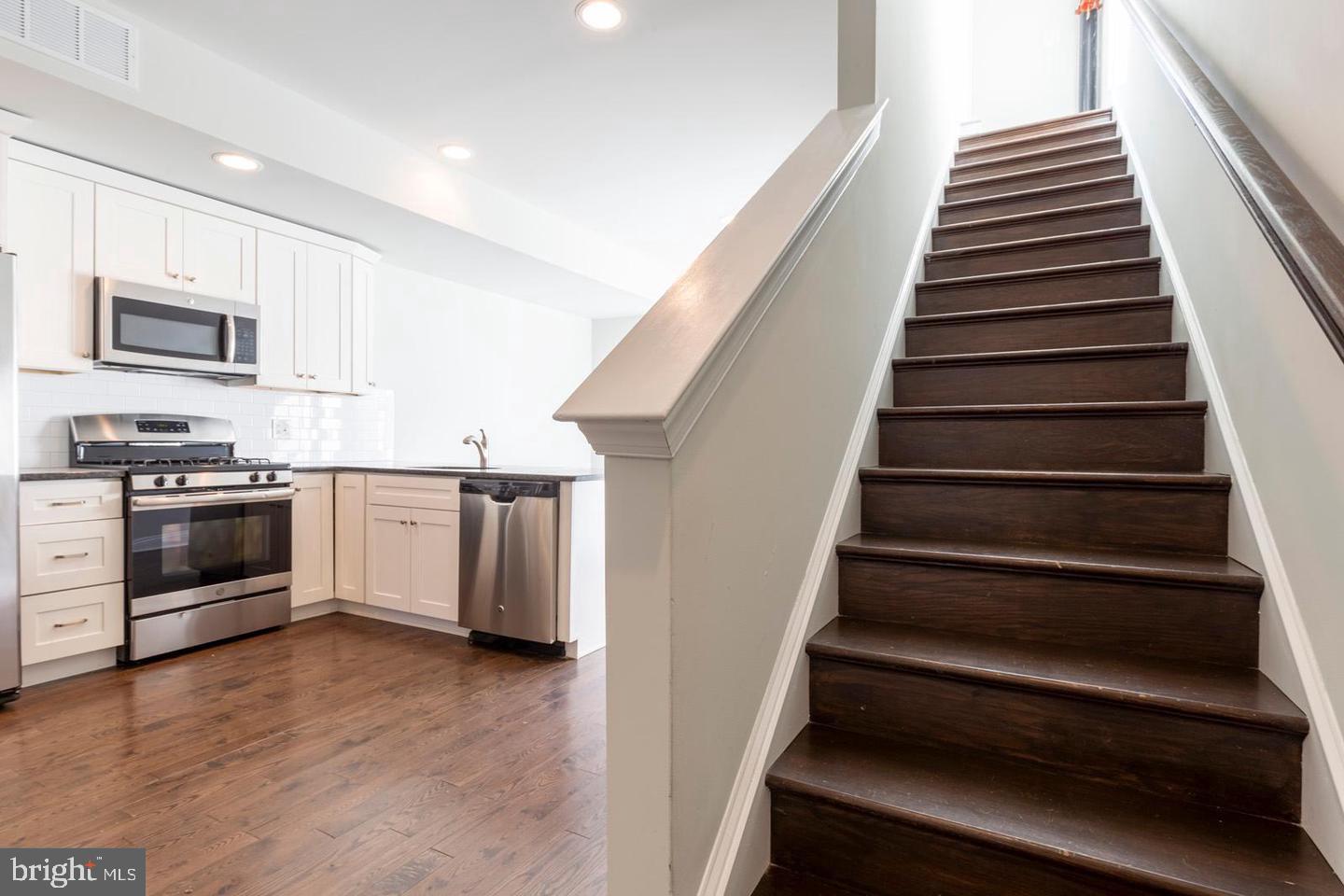 1214 North Front Street, Unit B Philadelphia, PA 19122 - Photo 12 of 25