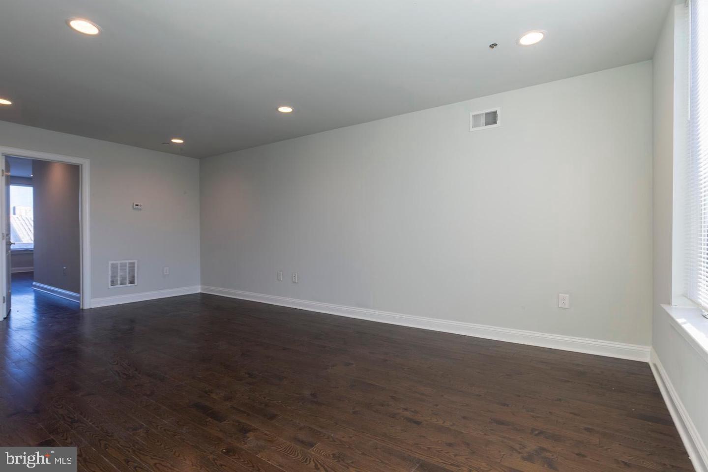1214 North Front Street, Unit B Philadelphia, PA 19122 - Photo 13 of 25