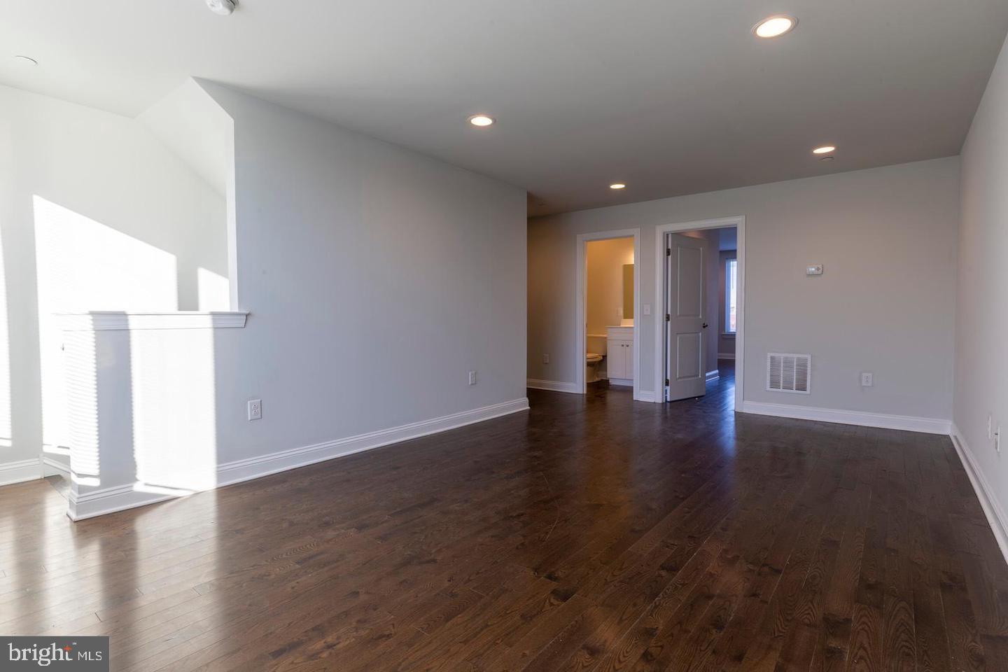 1214 North Front Street, Unit B Philadelphia, PA 19122 - Photo 14 of 25