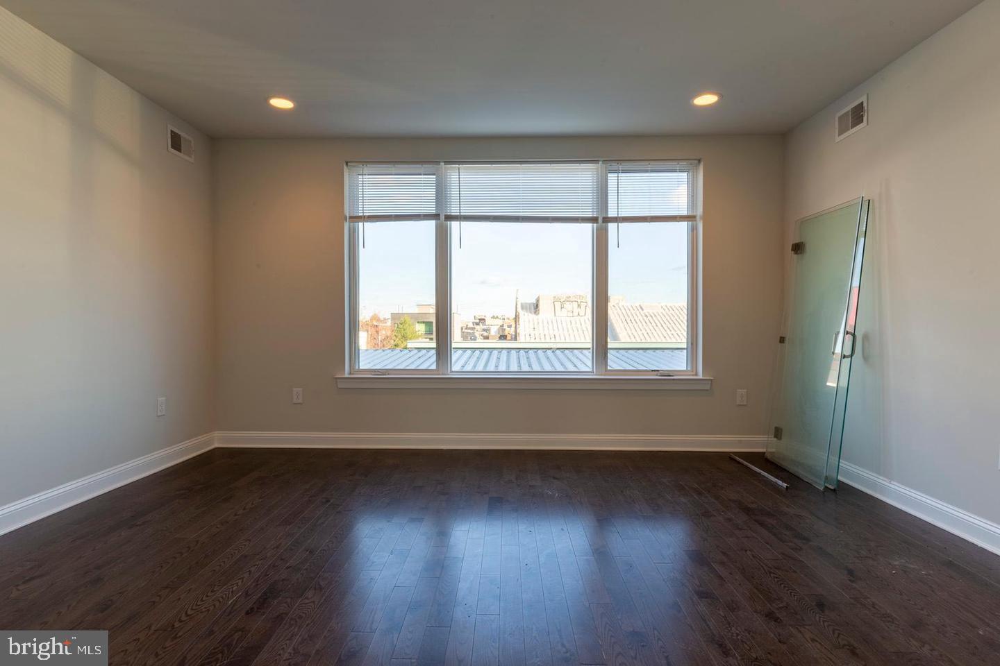 1214 North Front Street, Unit B Philadelphia, PA 19122 - Photo 19 of 25