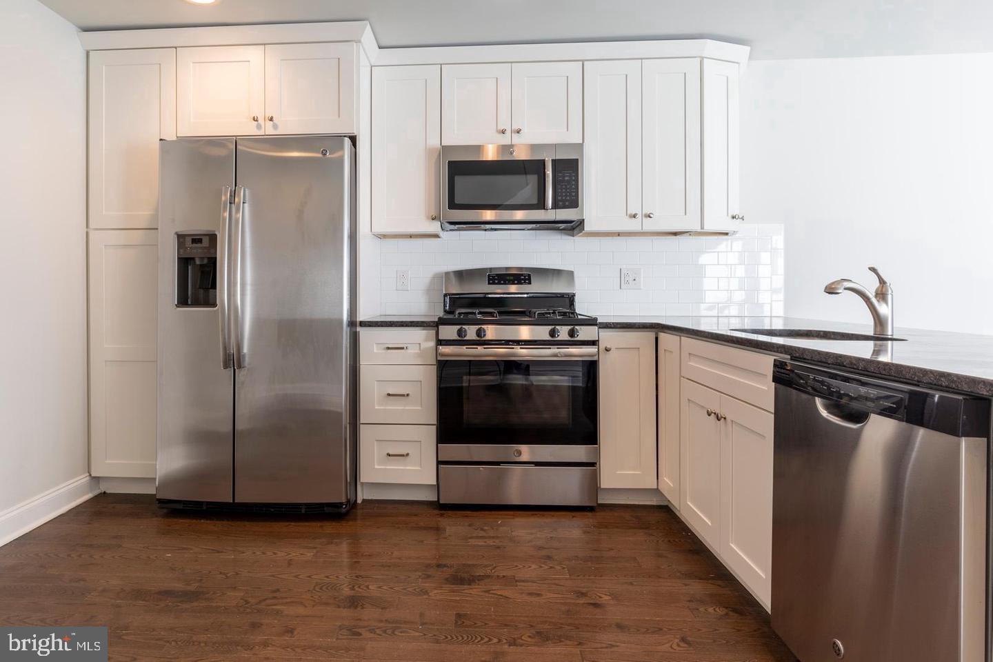 1214 North Front Street, Unit B Philadelphia, PA 19122 - Photo 2 of 25