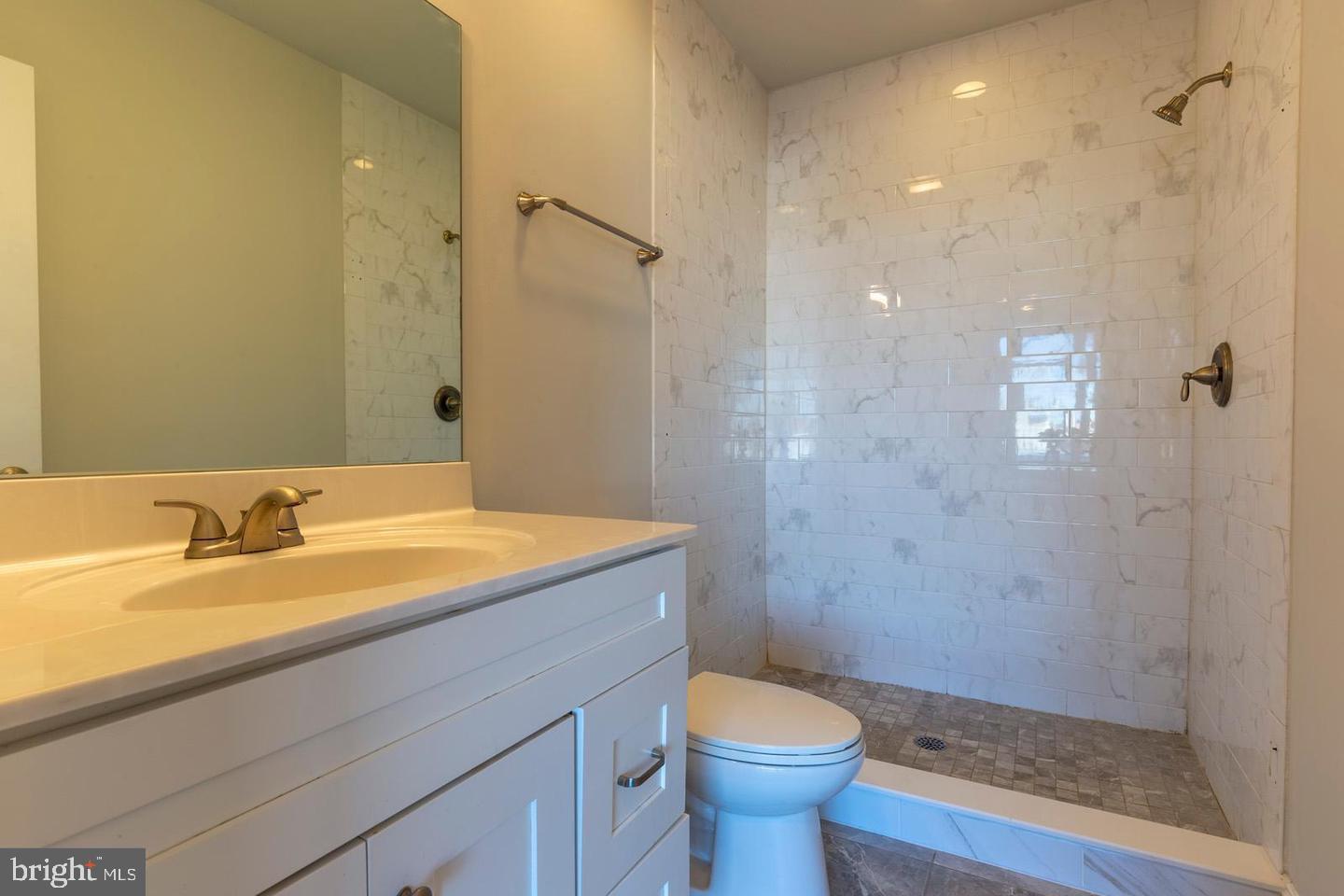 1214 North Front Street, Unit B Philadelphia, PA 19122 - Photo 21 of 25