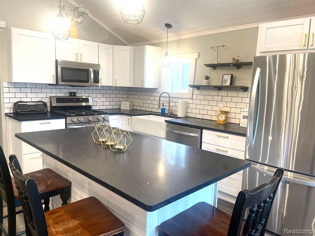 15024 Hogan Road Linden, MI 48451 - Photo 8 of 14