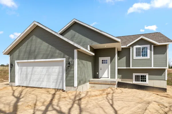 $349,900 | 5230 South Columbine Lane, Fremont, MI 49412