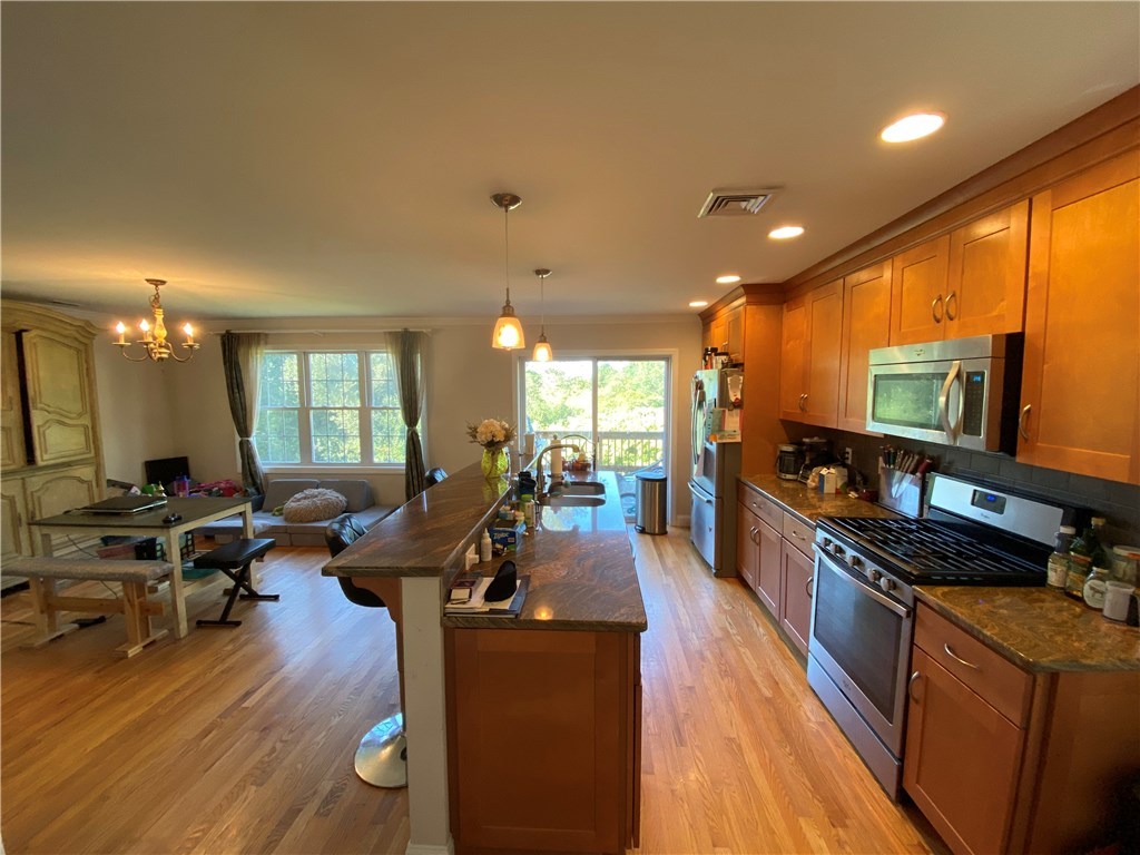 9 Marshall Lane Middletown, RI 02842 - Photo 13 of 39