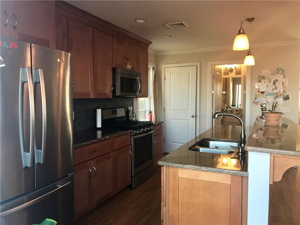 9 Marshall Lane Middletown, RI 02842 - Photo 17 of 39