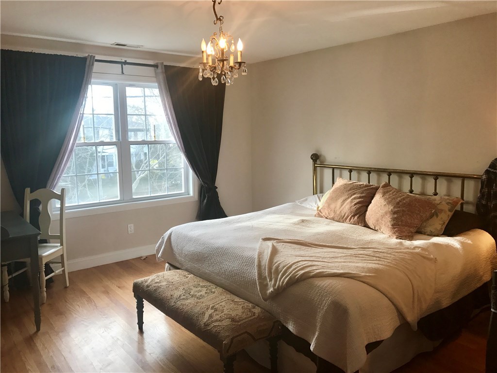 9 Marshall Lane Middletown, RI 02842 - Photo 19 of 39