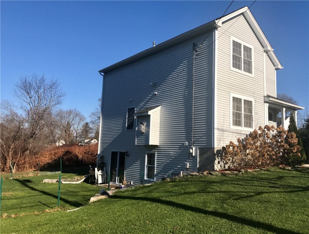 9 Marshall Lane Middletown, RI 02842 - Photo 7 of 39