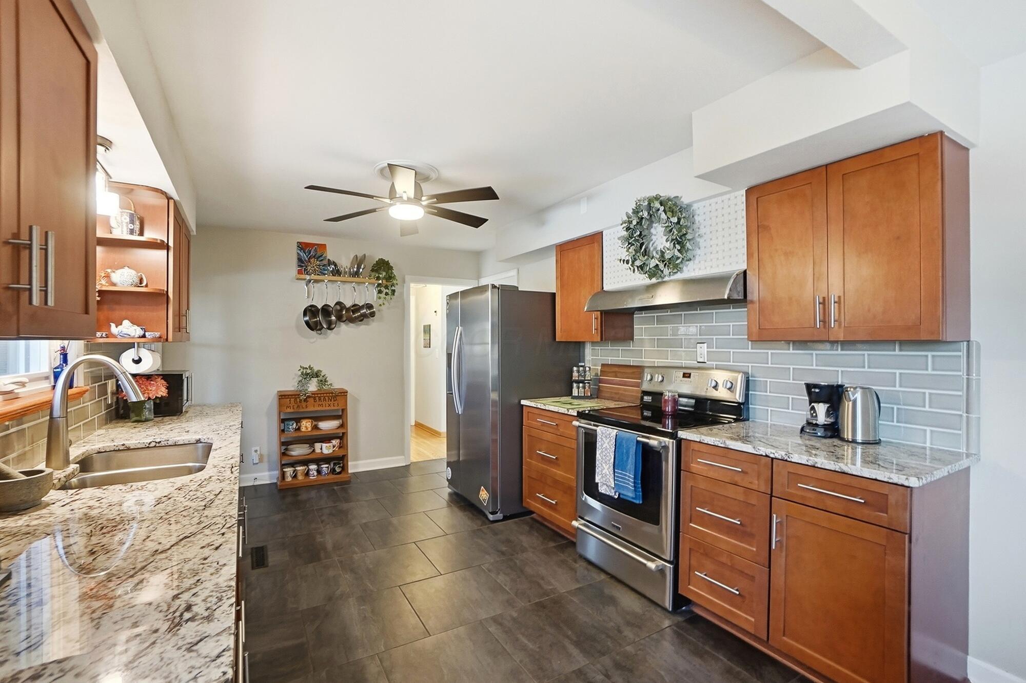1237 Haddon Road Columbus, OH 43209 - Photo 13 of 64 014
