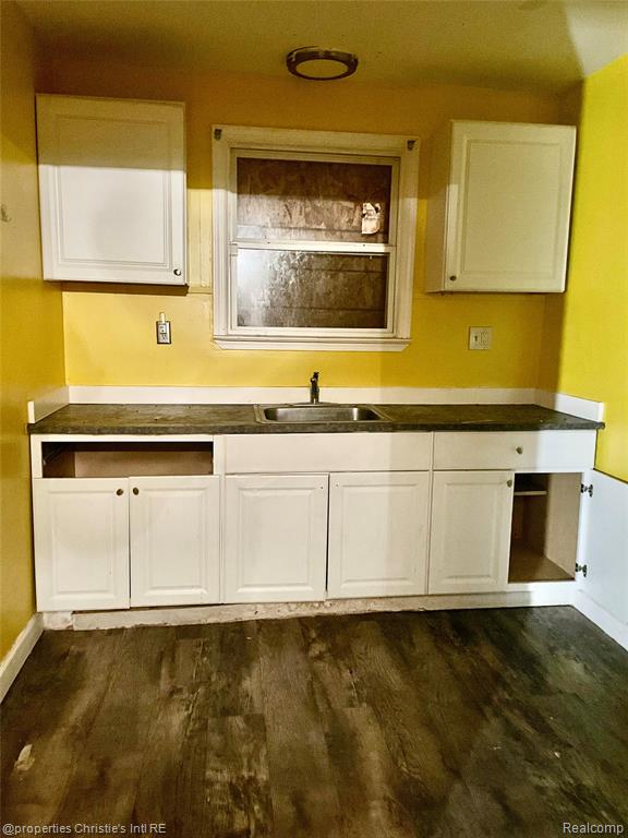 9899 Balfour Road Detroit, MI 48224 - Photo 3 of 6