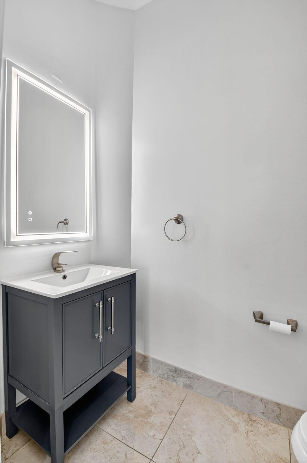 125 Lancaster Road Boynton Beach, FL 33426 - Photo 18 of 46 1st Floor Powder Room
