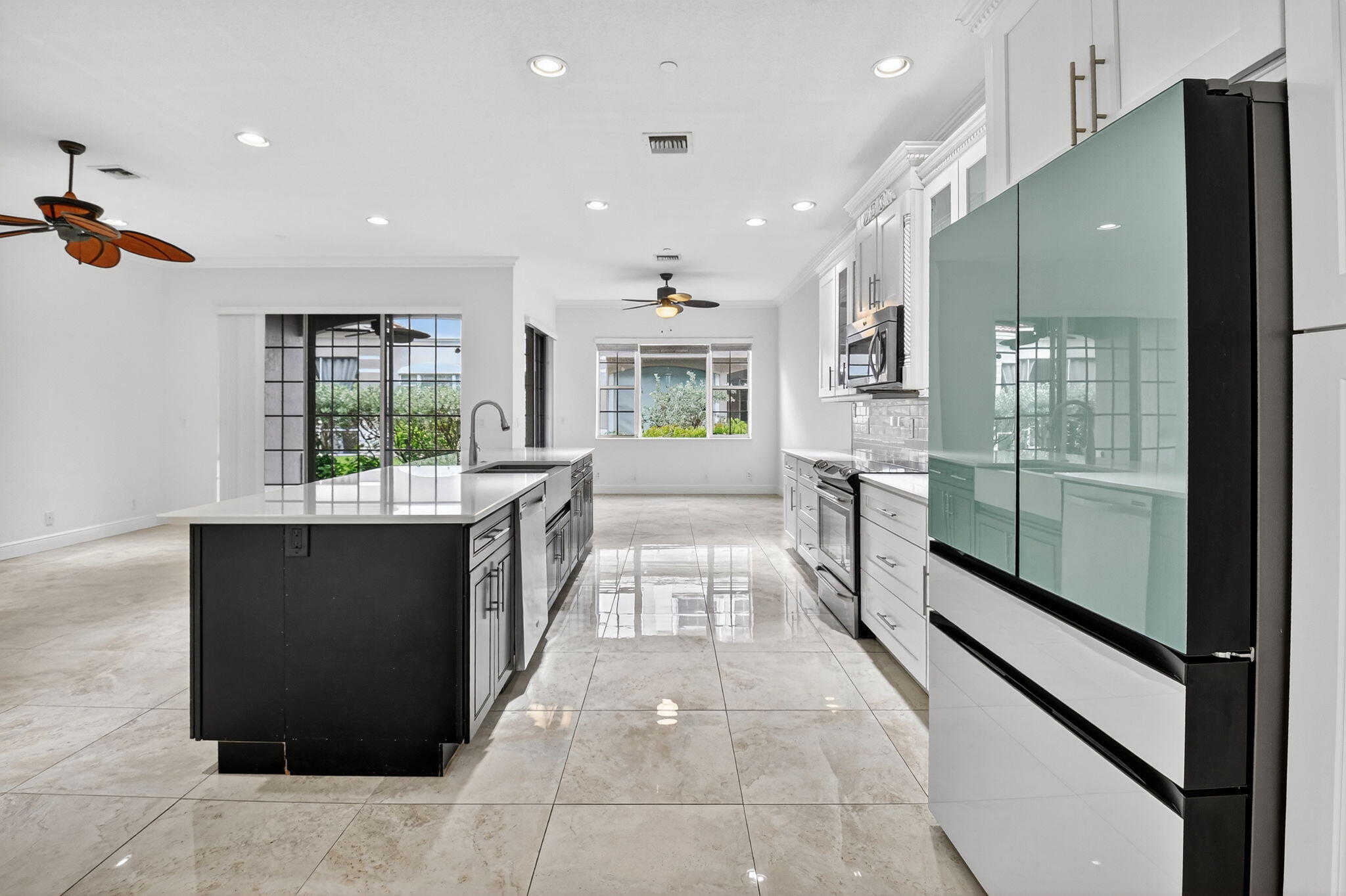 125 Lancaster Road Boynton Beach, FL 33426 - Photo 6 of 46 Kitchen & Dining