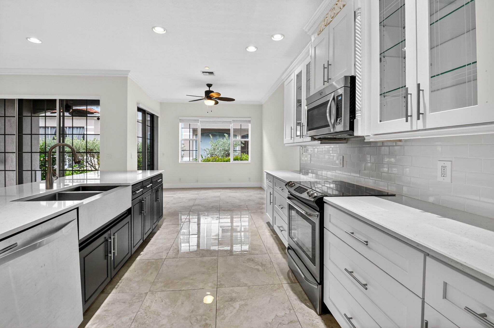 125 Lancaster Road Boynton Beach, FL 33426 - Photo 7 of 46 Kitchen & Dining