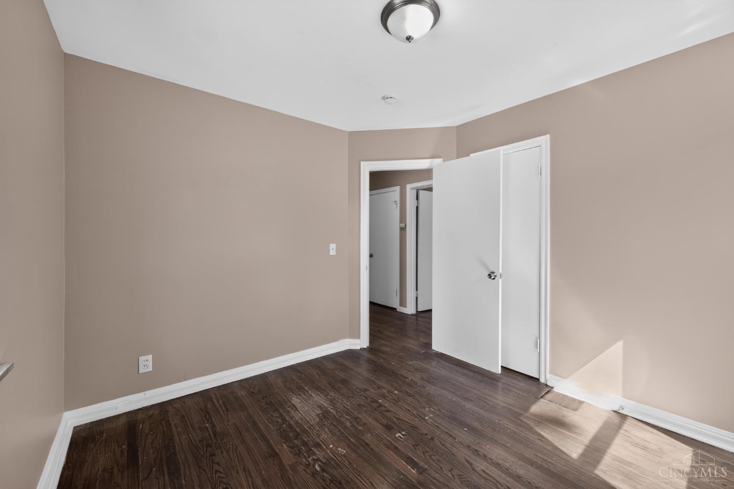 1263 West Galbraith Road Cincinnati, OH 45224 - Photo 18 of 31 Gallery Image 18