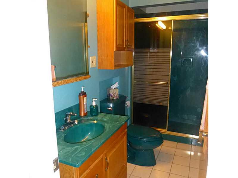216 Tech Road Thornburg, PA 15205 - Photo 18 of 24 Master Bath/Spa. Full bath off bedroom