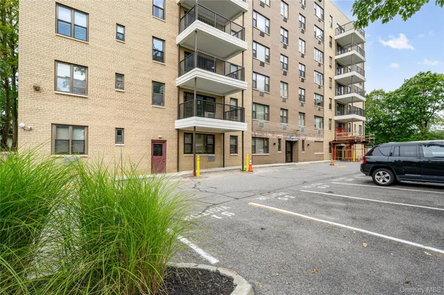 a car parked in front of a building