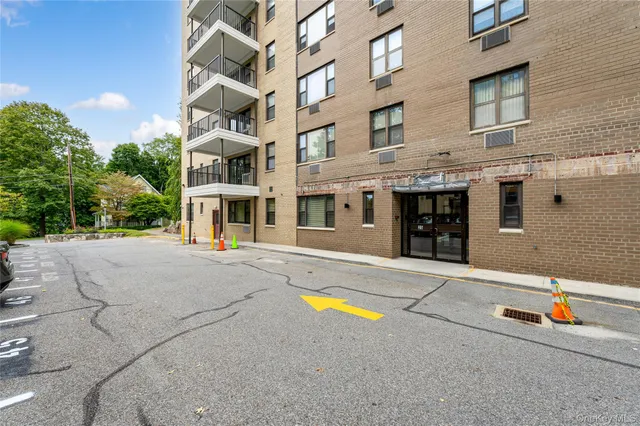 a view of an buildings with swimming pool