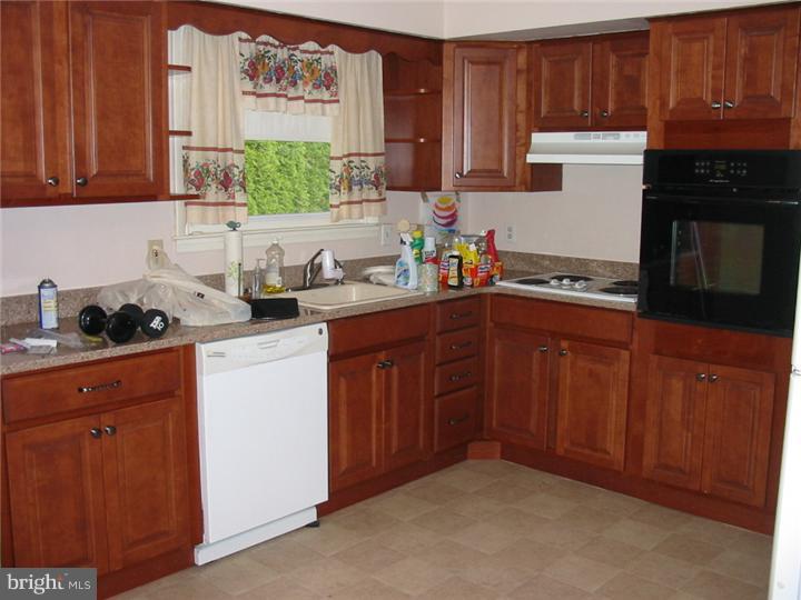 1941 Hemlock Road Jeffersonville, PA 19403 - Photo 3 of 9 Kitchen