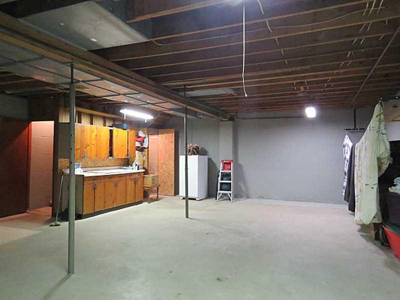 705 Nagle Road Erie, PA 16511 - Photo 14 of 16 Basement/Game Room.