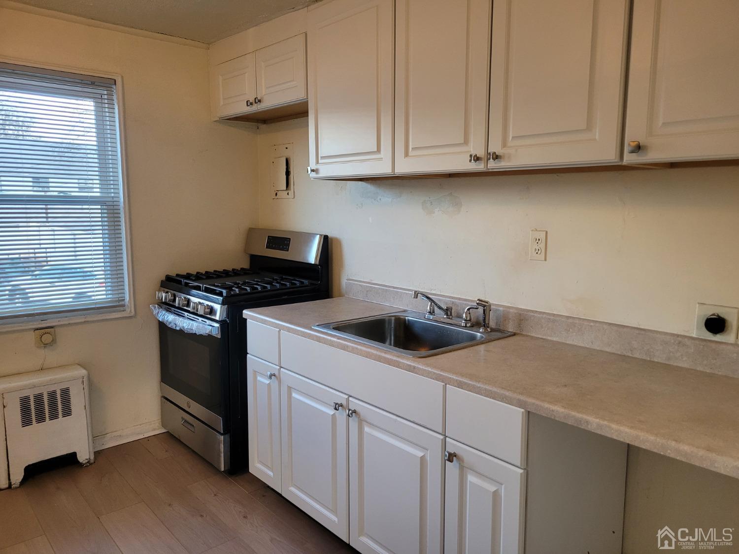 86 Hastings Avenue, Unit B Rutherford, NJ 07070 - Photo 3 of 13 Gallery Image 3