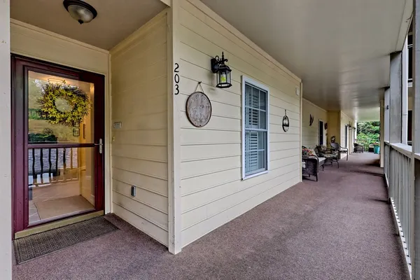 $299,000 | 300 Ginger Creek Lane, Clayton, GA 30525