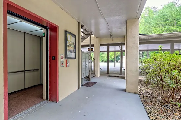 $299,000 | 300 Ginger Creek Lane, Clayton, GA 30525