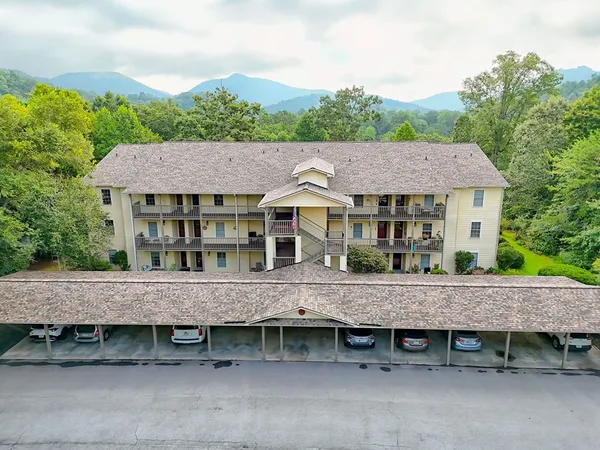 $299,000 | 300 Ginger Creek Lane, Clayton, GA 30525