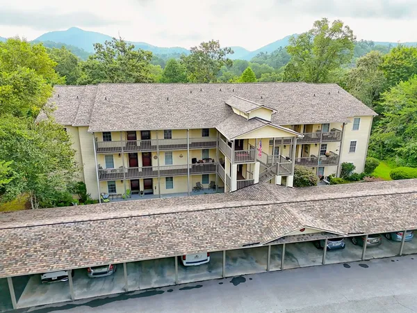 $299,000 | 300 Ginger Creek Lane, Clayton, GA 30525