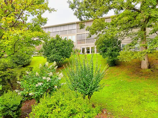 $299,000 | 300 Ginger Creek Lane, Clayton, GA 30525