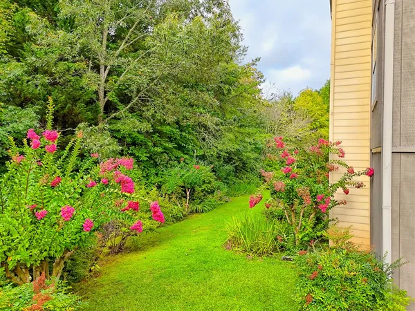 $299,000 | 300 Ginger Creek Lane, Clayton, GA 30525