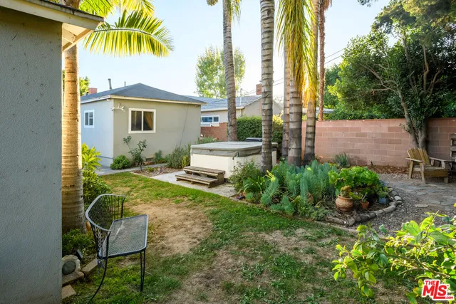 $4,900 | 16641 Gilmore Street, Lake Balboa, CA 91406