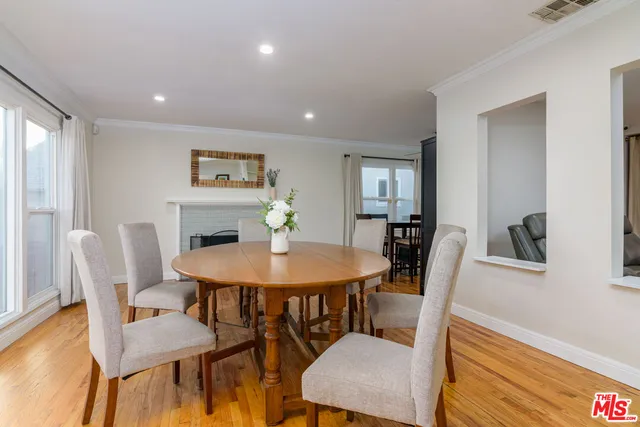 $4,900 | 16641 Gilmore Street, Lake Balboa, CA 91406