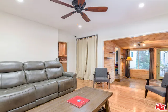 $4,900 | 16641 Gilmore Street, Lake Balboa, CA 91406