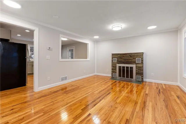 $2,950 | 115 Tarlton Road, Deerfield, NY 13502