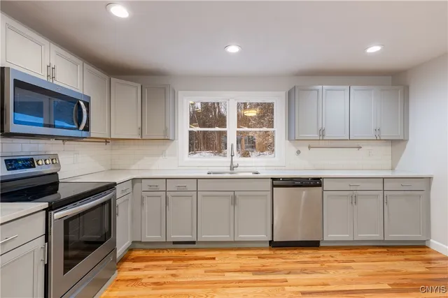 $2,950 | 115 Tarlton Road, Deerfield, NY 13502