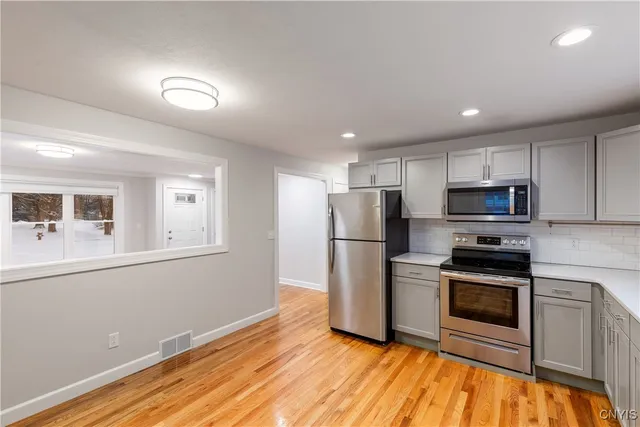 $2,950 | 115 Tarlton Road, Deerfield, NY 13502