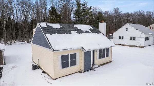 $2,950 | 115 Tarlton Road, Deerfield, NY 13502