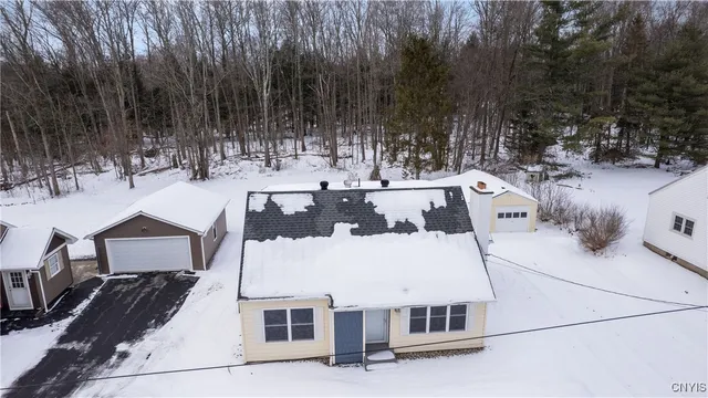 $2,950 | 115 Tarlton Road, Deerfield, NY 13502