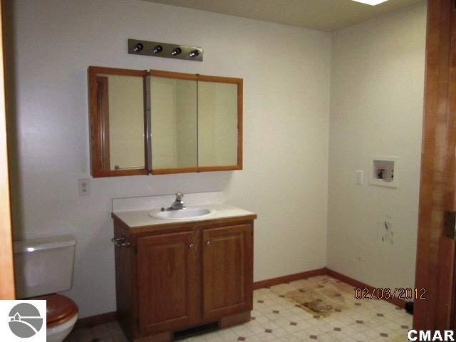 8040 Holland Lake Road Carson City, MI 48811 - Photo 10 of 16 1769994-9.JPG