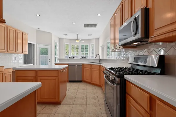 $649,999 | 4323 Young Street, Pasadena, TX 77504