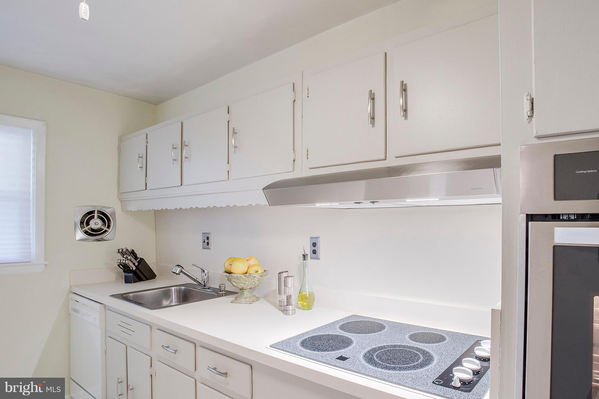 2117 Pitney Road Baltimore, MD 21234 - Photo 14 of 30 Kitchen