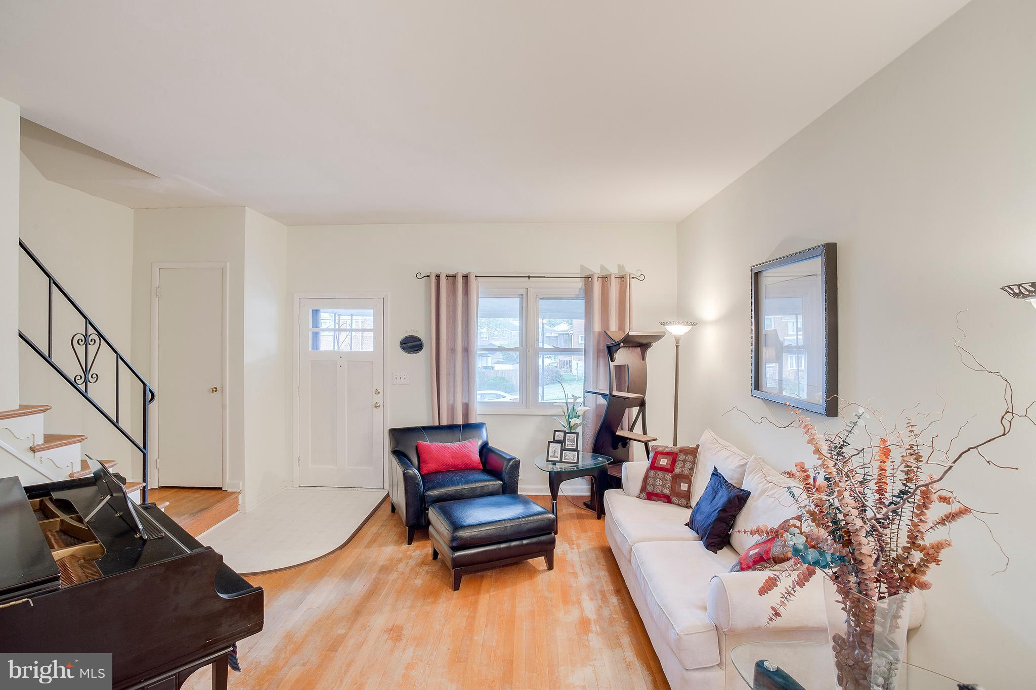 2117 Pitney Road Baltimore, MD 21234 - Photo 4 of 30 Living Room